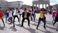 Bollywood Dance Flashmob Brandenburger Tor Berlin