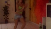girl dancing Salsaton dance